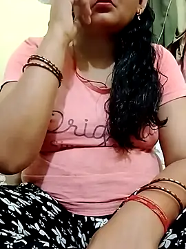 Snapshot of tanu_weds_mannu chatting on 07-01-26, 12:27 tanu weds mannu online show from 07-01-26, 12:27