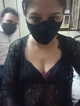 Snapshot of ROMANTIC-COUPLES chatting on 07-08-26, 04:18 ROMANTIC-COUPLES online show from 07-08-26, 04:18