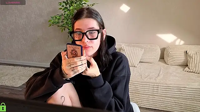 Snapshot of Ester_Henderson chatting on 07-07-26, 01:19 Ester Henderson online show from 07-07-26, 01:19