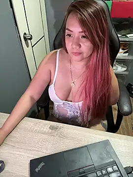 Snapshot of chloe_wonderlust chatting on 07-14-26, 01:06 chloe wonderlust online show from 07-14-26, 01:06
