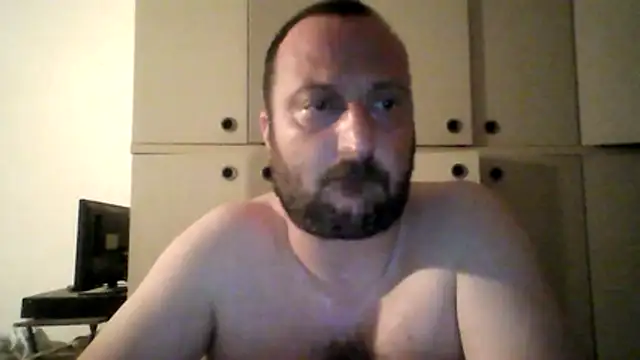 Snapshot of GluedWhippet chatting on 07-02-26, 12:00 GluedWhippet online show from 07-02-26, 12:00