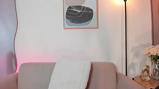 Snapshot of Mirandameow chatting on 07-19-26, 12:30 Mirandameow online show from 07-19-26, 12:30