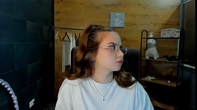 Snapshot of KellyyPalmer chatting on 07-15-26, 11:50 KellyyPalmer online show from 07-15-26, 11:50