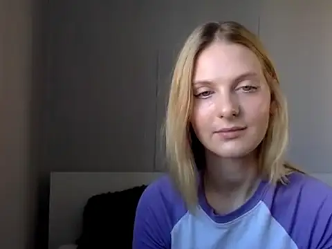 Snapshot of CassieHeart chatting on 07-14-26, 12:44 CassieHeart online show from 07-14-26, 12:44