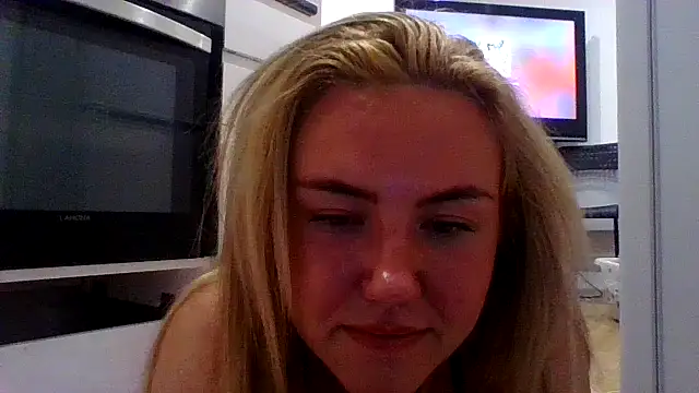 Snapshot of MaddyCherryX chatting on 07-02-26, 11:11 MaddyCherryX online show from 07-02-26, 11:11
