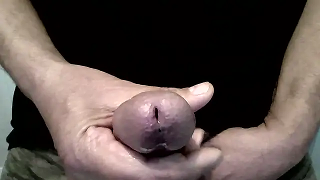Snapshot of scruffysnack chatting on 07-20-26, 04:09 scruffysnack online show from 07-20-26, 04:09