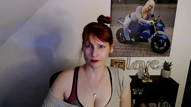 Snapshot of GileraBabe chatting on 07-09-26, 06:51 GileraBabe online show from 07-09-26, 06:51