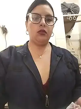 Snapshot of YINNA__24 chatting on 07-14-26, 01:28 YINNA 24 online show from 07-14-26, 01:28