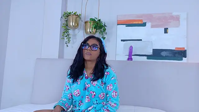 Snapshot of MikaellaFoxx chatting on 08-04-26, 03:22 MikaellaFoxx online show from 08-04-26, 03:22