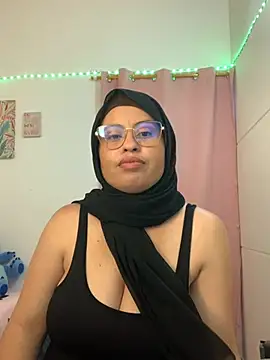 Amira-sult online show from 07-19-26, 11:01
