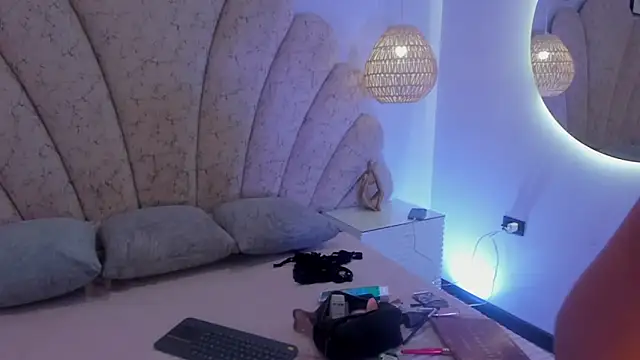 lucycarson  online show from 07-09-26, 02:56