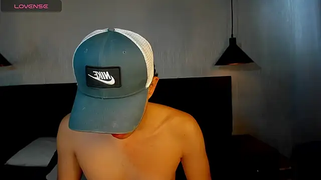 Snapshot of Black_Will_ chatting on 07-11-26, 02:06 Black Will online show from 07-11-26, 02:06