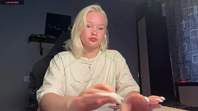 Snapshot of JoleneDorow chatting on 07-06-26, 01:56 JoleneDorow online show from 07-06-26, 01:56