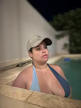 AliceStarshine online show from 12-13-25, 08:04