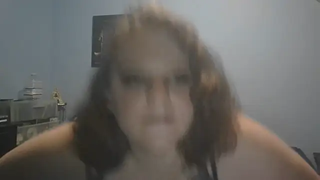 Snapshot of hippybambi chatting on 07-11-26, 02:45 hippybambi online show from 07-11-26, 02:45