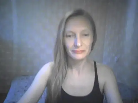 Snapshot of LunaBelle2 chatting on 07-15-26, 06:15 LunaBelle2 online show from 07-15-26, 06:15