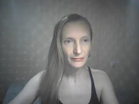 Snapshot of LunaBelle2 chatting on 07-21-26, 06:53 LunaBelle2 online show from 07-21-26, 06:53