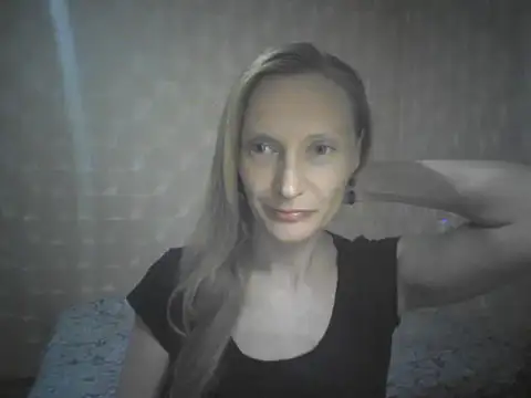 Snapshot of LunaBelle2 chatting on 07-24-26, 06:37 LunaBelle2 online show from 07-24-26, 06:37