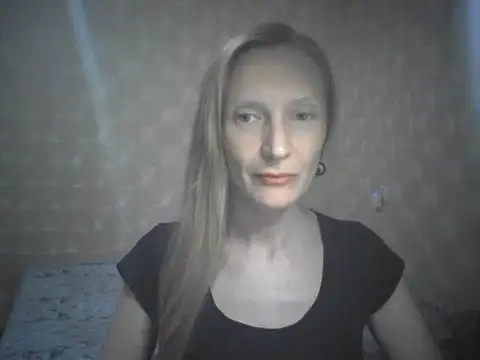 Snapshot of LunaBelle2 chatting on 07-23-26, 06:04 LunaBelle2 online show from 07-23-26, 06:04