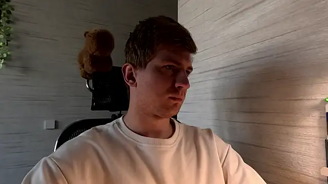 Snapshot of Einar_Nut chatting on 07-06-26, 03:03 Einar Nut online show from 07-06-26, 03:03