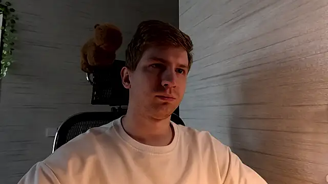 Snapshot of Einar_Nut chatting on 07-06-26, 02:13 Einar Nut online show from 07-06-26, 02:13