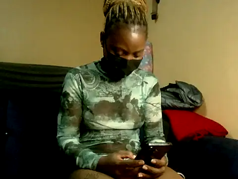 Snapshot of sexybaddie27 chatting on 07-09-26, 05:34 sexybaddie27 online show from 07-09-26, 05:34