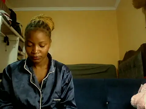 Snapshot of sexybaddie27 chatting on 07-10-26, 03:23 sexybaddie27 online show from 07-10-26, 03:23