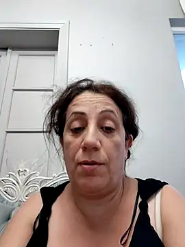 Snapshot of esineee chatting on 07-06-26, 05:48 esineee online show from 07-06-26, 05:48