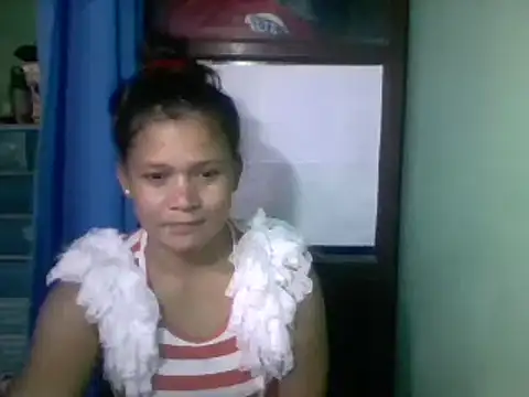 Snapshot of Lovelypinay26 chatting on 07-14-26, 01:49 Lovelypinay26 online show from 07-14-26, 01:49