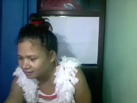 Snapshot of Lovelypinay26 chatting on 07-14-26, 02:05 Lovelypinay26 online show from 07-14-26, 02:05