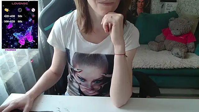 Snapshot of __Alisa__ chatting on 07-06-26, 02:13 Alisa online show from 07-06-26, 02:13