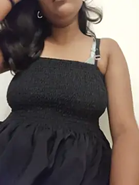 Snapshot of Sexyneera chatting on 07-25-26, 05:41 Sexyneera online show from 07-25-26, 05:41