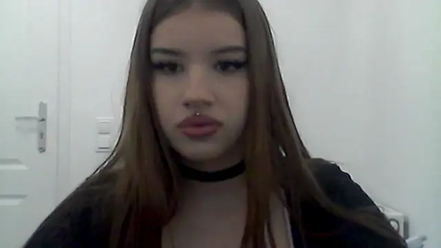 Snapshot of MollyHotTeen chatting on 07-10-26, 02:28 MollyHotTeen online show from 07-10-26, 02:28