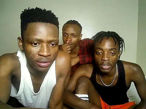 Snapshot of threemanias chatting on 07-17-26, 11:13 threemanias online show from 07-17-26, 11:13