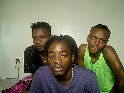 Snapshot of threemanias chatting on 07-20-26, 01:13 threemanias online show from 07-20-26, 01:13