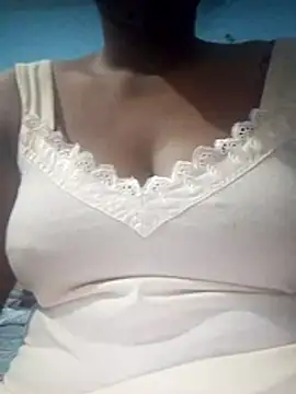 Snapshot of Cute_kanchan chatting on 07-12-26, 05:52 Cute kanchan online show from 07-12-26, 05:52