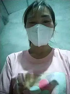 Snapshot of quyquy01 chatting on 07-09-26, 04:28 quyquy01 online show from 07-09-26, 04:28