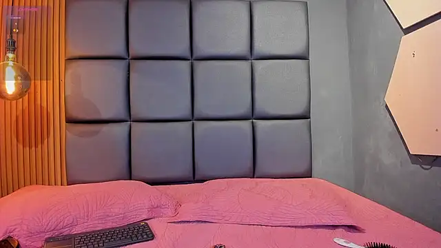 RUBY ROSS  online show from 07-21-26, 12:50