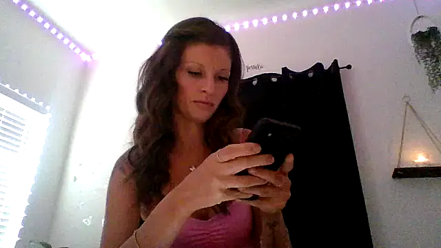Snapshot of LuciousItaliaaa chatting on 07-08-26, 09:04 LuciousItaliaaa online show from 07-08-26, 09:04