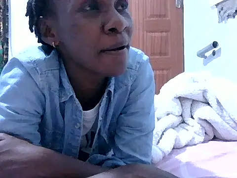 Snapshot of Little_Flower01 chatting on 07-08-26, 08:20 Little Flower01 online show from 07-08-26, 08:20