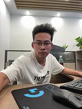 Snapshot of HHAA1992 chatting on 07-12-26, 06:14 HHAA1992 online show from 07-12-26, 06:14