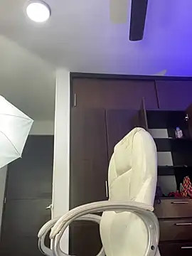 Snapshot of Evelynrosse__ chatting on 07-14-26, 12:00 Evelynrosse online show from 07-14-26, 12:00