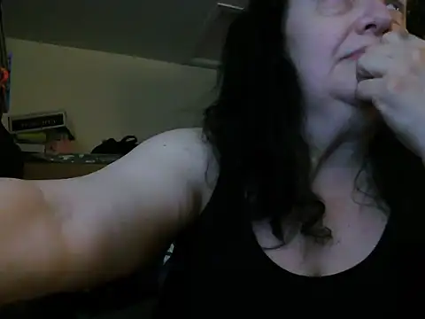 Snapshot of shadowdashlyla chatting on 07-10-26, 03:39 shadowdashlyla online show from 07-10-26, 03:39