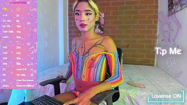 Snapshot of Kitty_gina chatting on 07-11-26, 01:39 Kitty gina online show from 07-11-26, 01:39