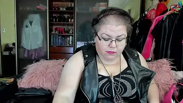 KaryQueen online show from 02-13-25, 04:11