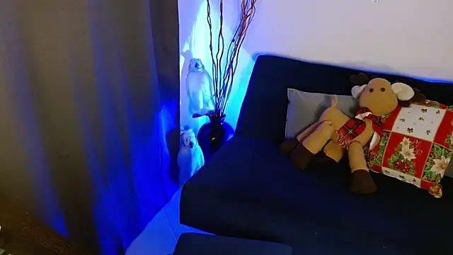 lispetite online show from 12-15-25, 04:40