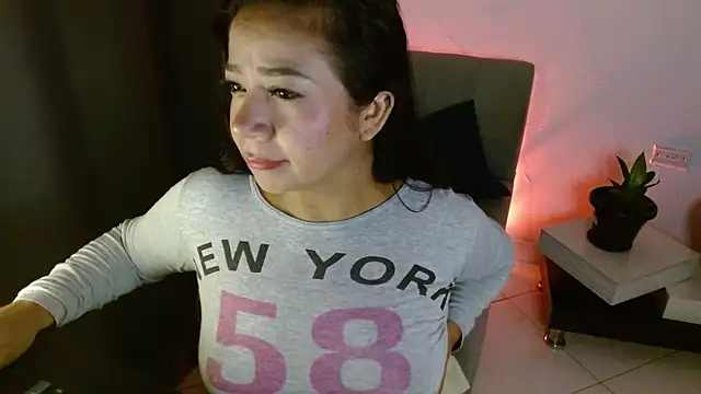 lispetite online show from 02-27-26, 06:35