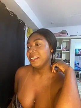 Snapshot of Emilybrowm01 chatting on 07-14-26, 01:49 Emilybrowm01 online show from 07-14-26, 01:49