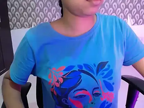 Snapshot of kiaraa_01 chatting on 07-10-26, 05:13 kiaraa 01 online show from 07-10-26, 05:13