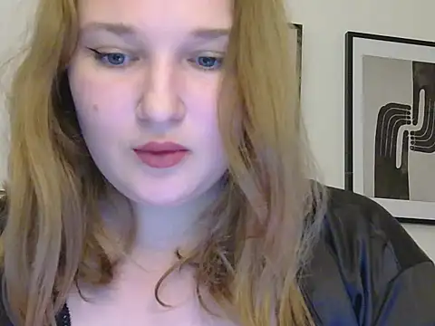 Snapshot of Alexa-dream chatting on 07-16-26, 10:40 Alexa-dream online show from 07-16-26, 10:40